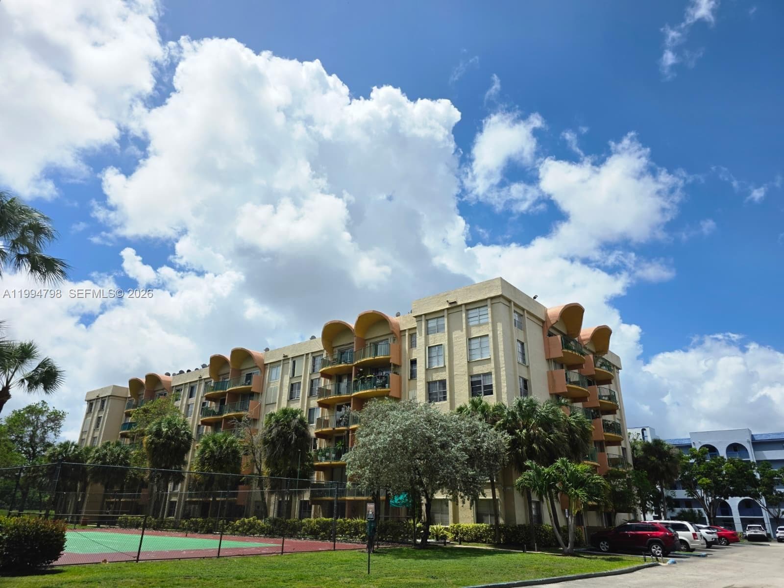 9360 Fontainebleau Blvd # 503, Miami FL 33172 — 25