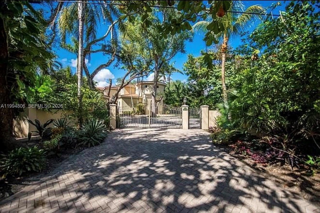 3630 Justison Rd, Miami FL 33133 — 2