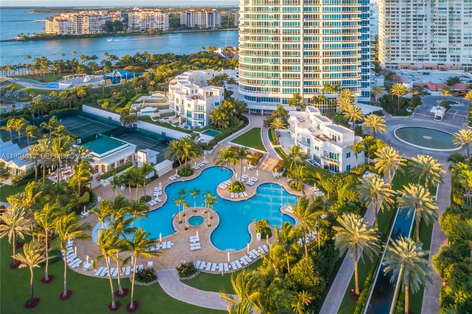 100 S Pointe Dr # 610, Miami Beach FL 33139 — 32