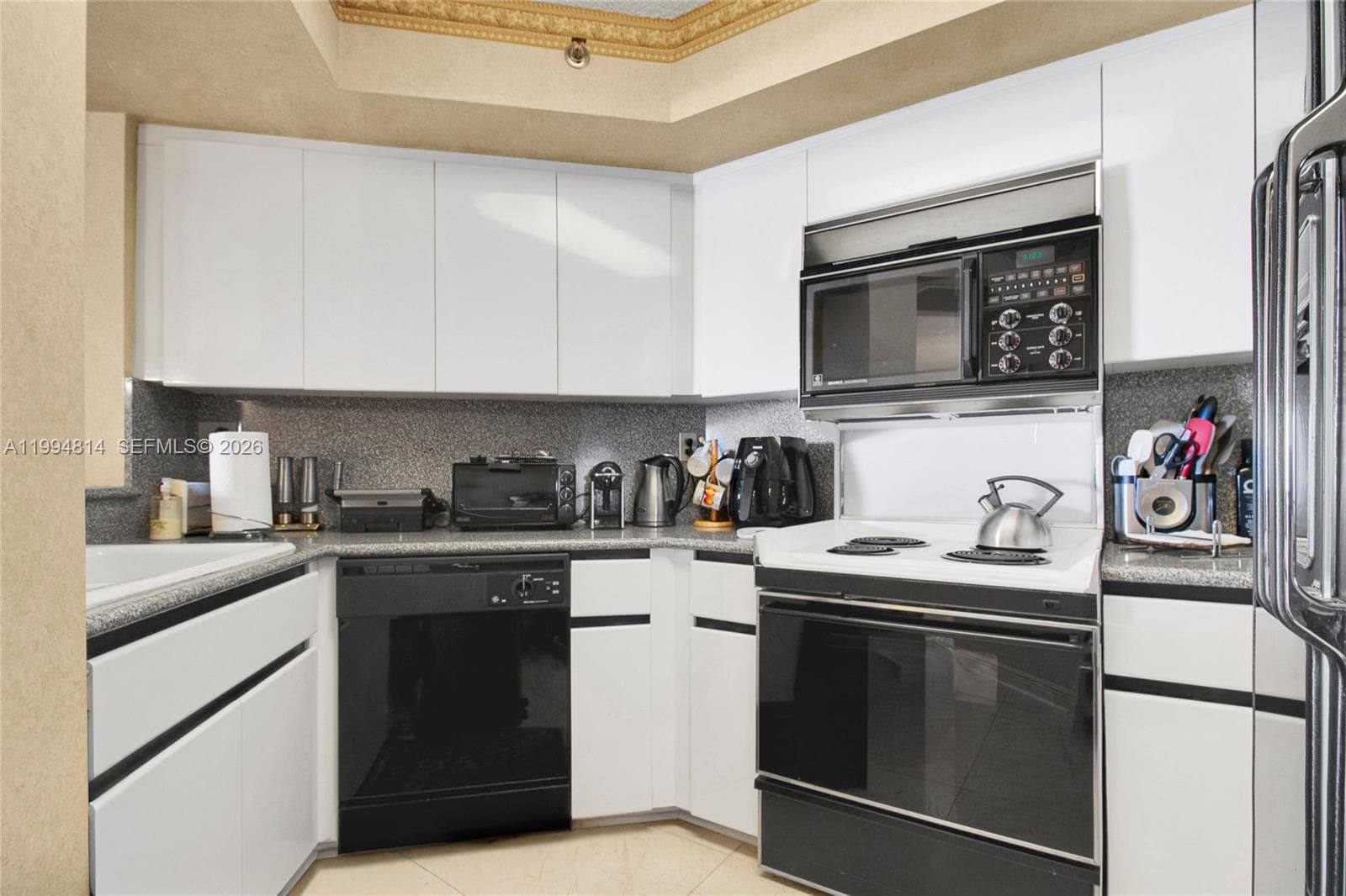 6767 Collins Ave # 504, Miami Beach FL 33141 — 16