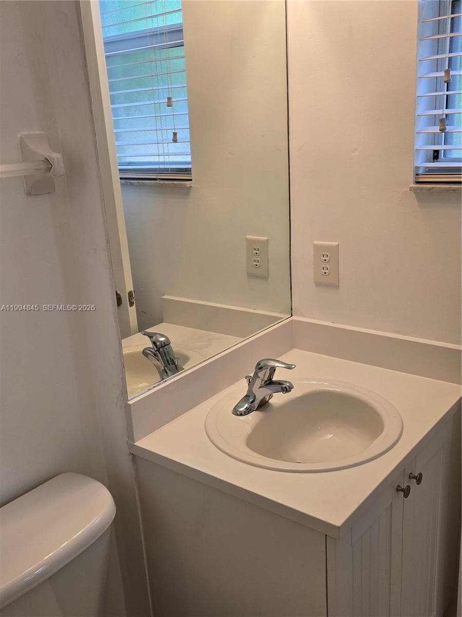 1575 NE 33rd Ave # 9, Homestead FL 33033 — 37