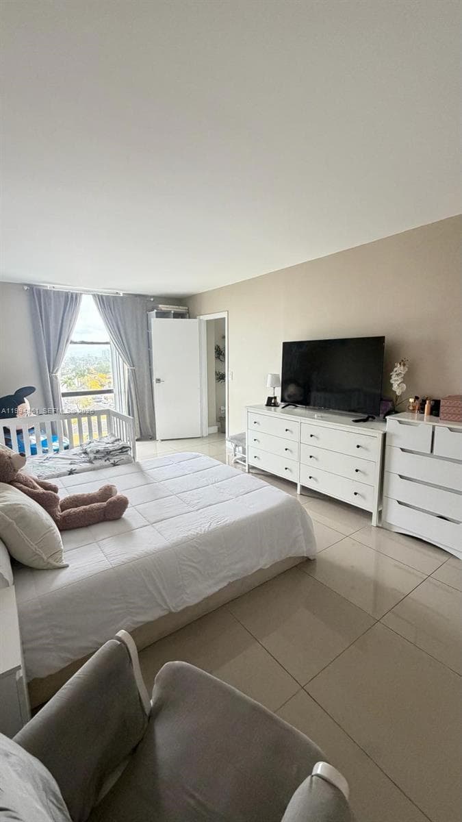13499 Biscayne Blvd # 805, North Miami FL 33181 — 10