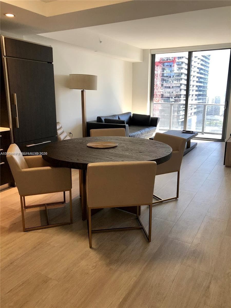 45 SW 9th St # 2004, Miami FL 33130 — 6