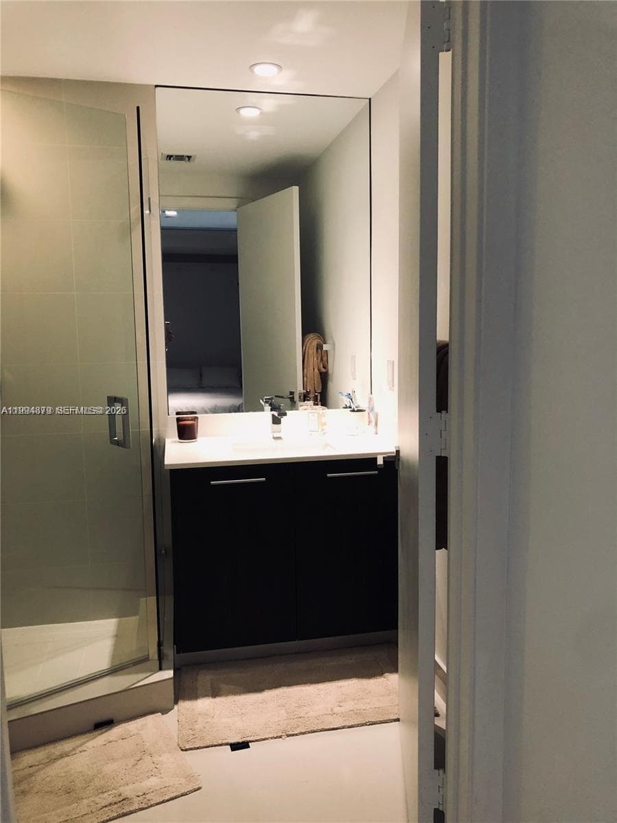 45 SW 9th St # 2004, Miami FL 33130 — 16