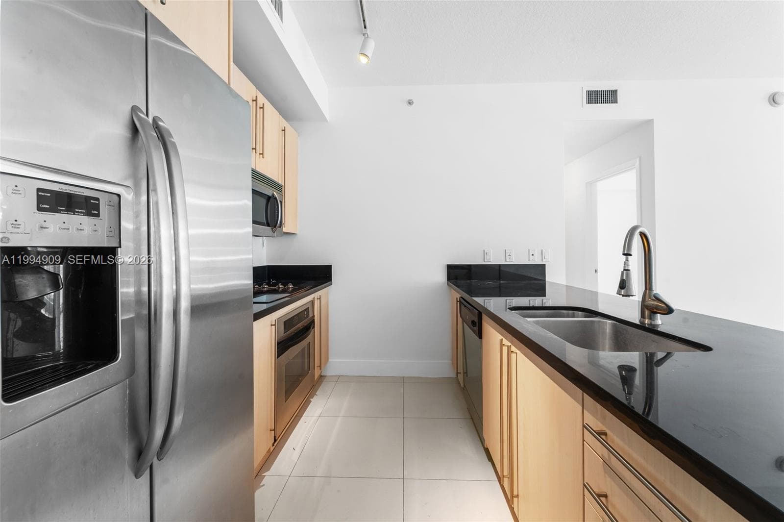 79 SW 12th St, Miami FL 33130 — 3