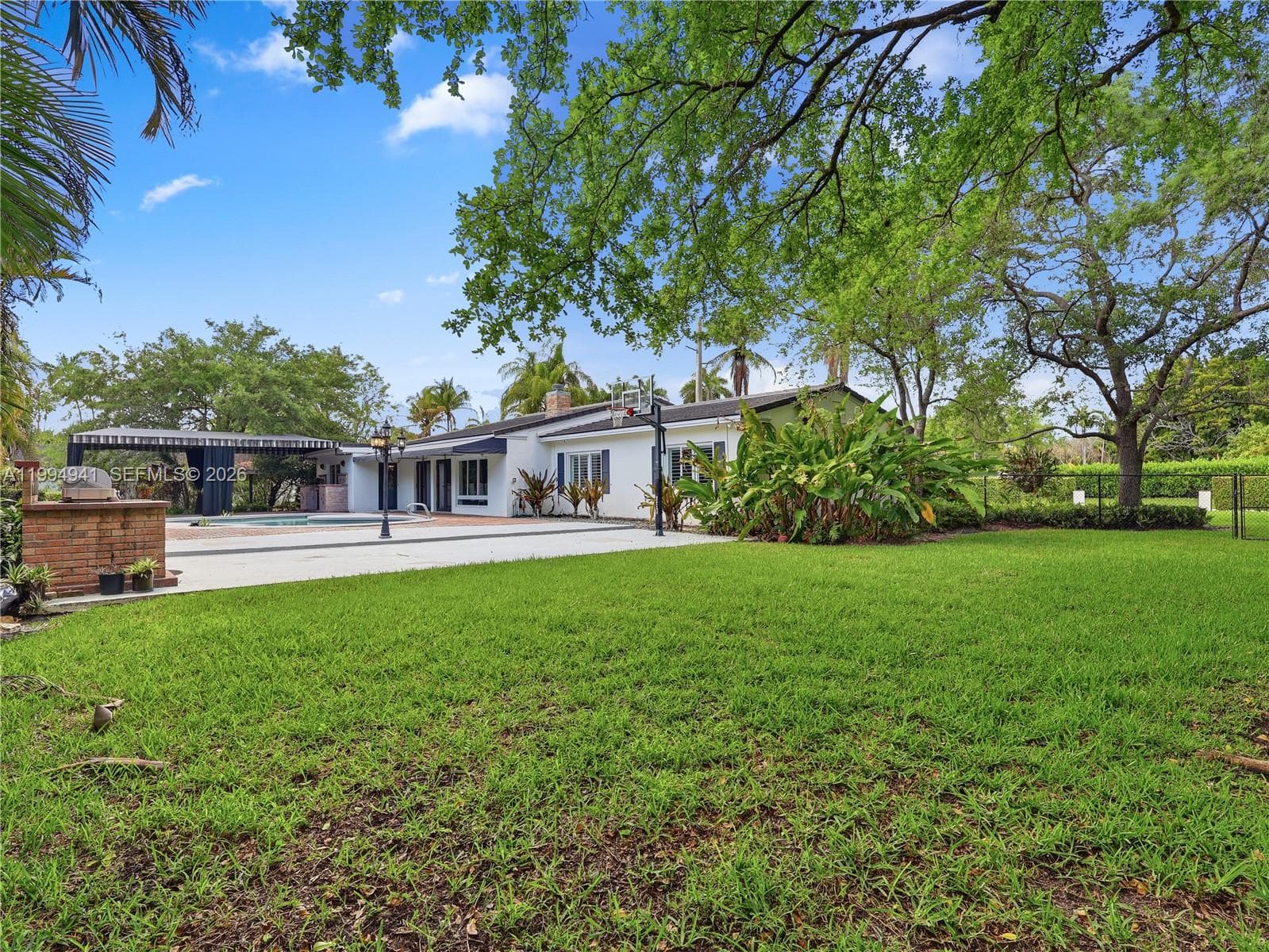 8500 SW 70th St, Miami FL 33143 — 53