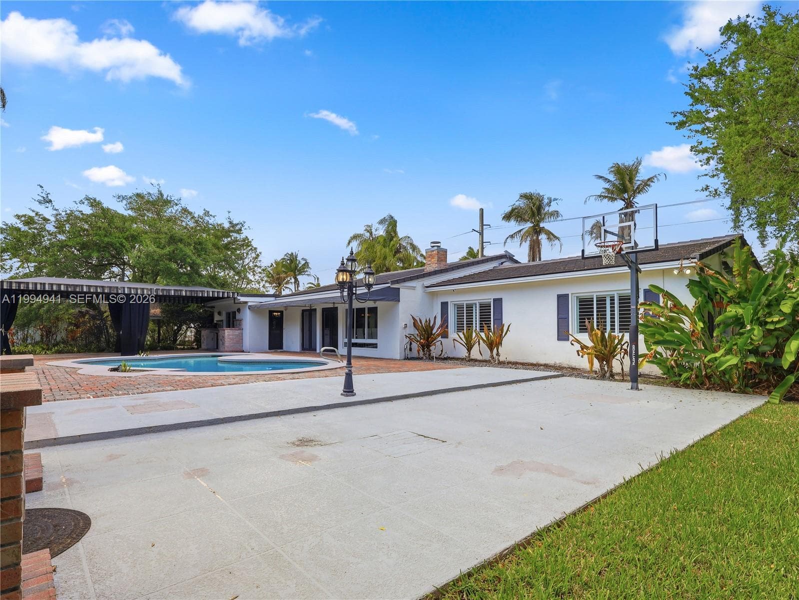8500 SW 70th St, Miami FL 33143 — 51
