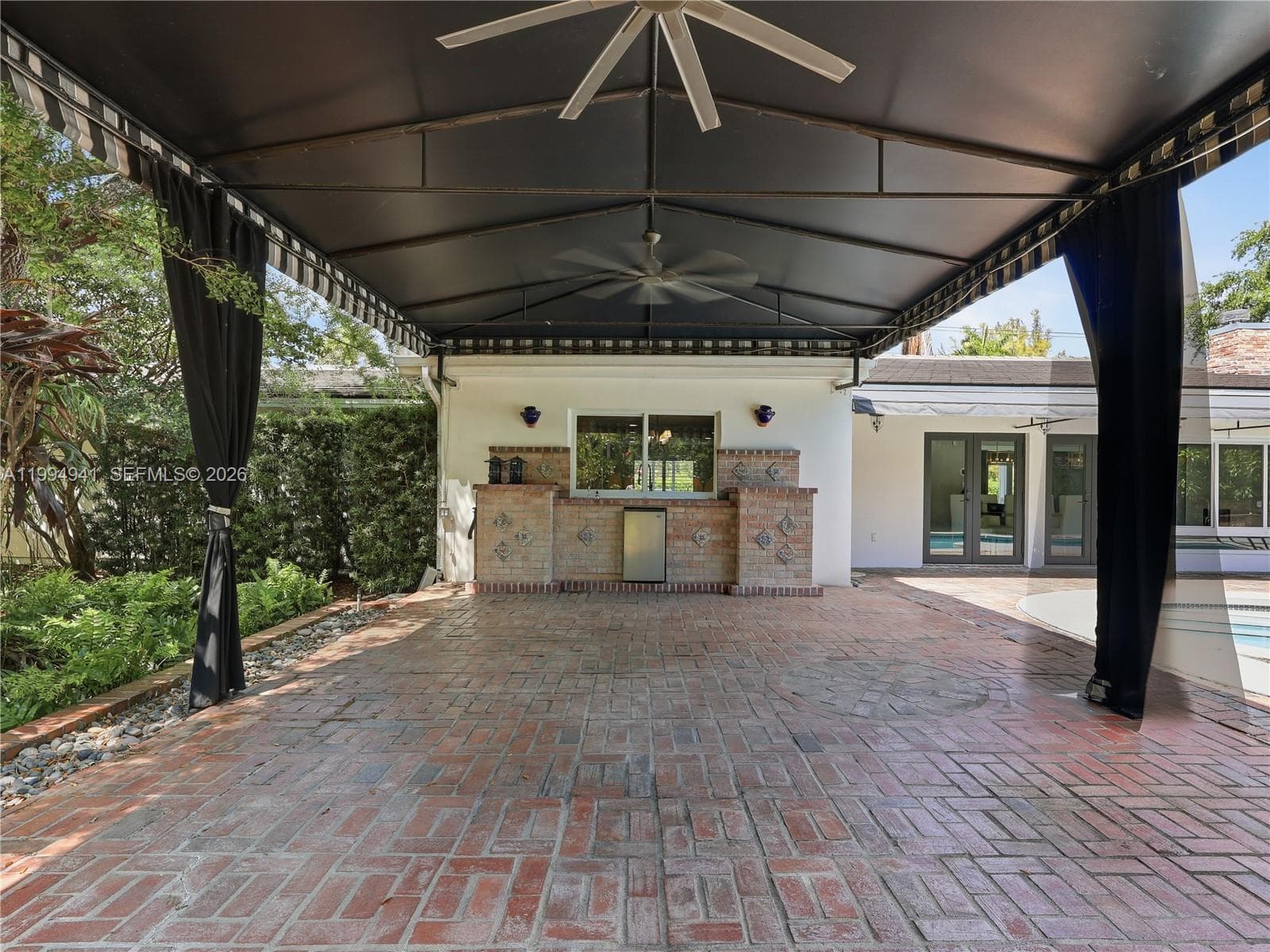 8500 SW 70th St, Miami FL 33143 — 48
