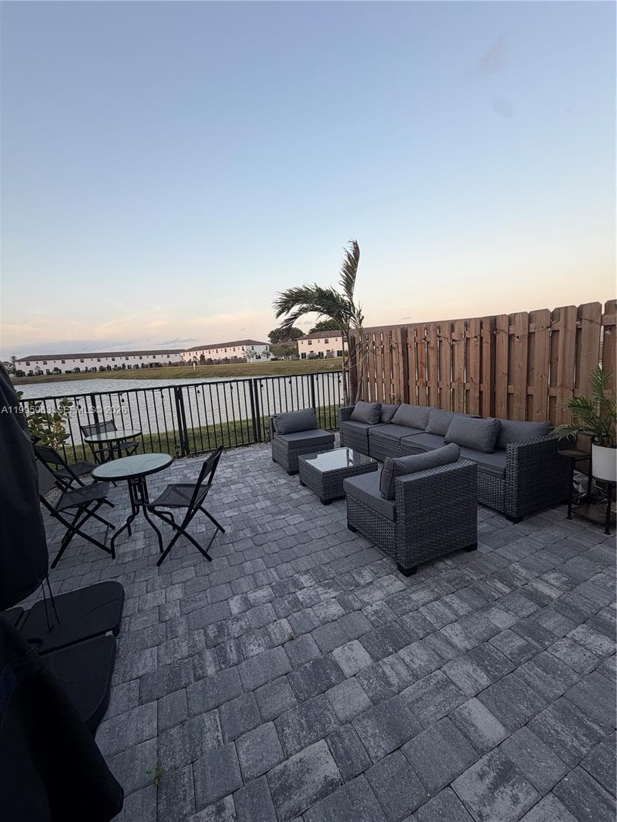 2371 NW 122nd Ter, Miami FL 33167 — 32