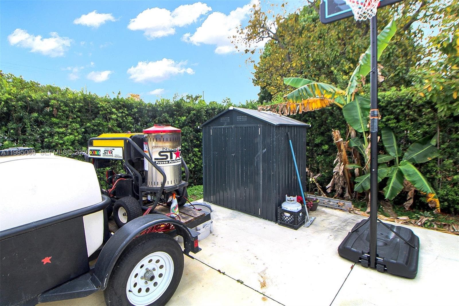 2330 W 6th Ct, Hialeah FL 33010 — 17