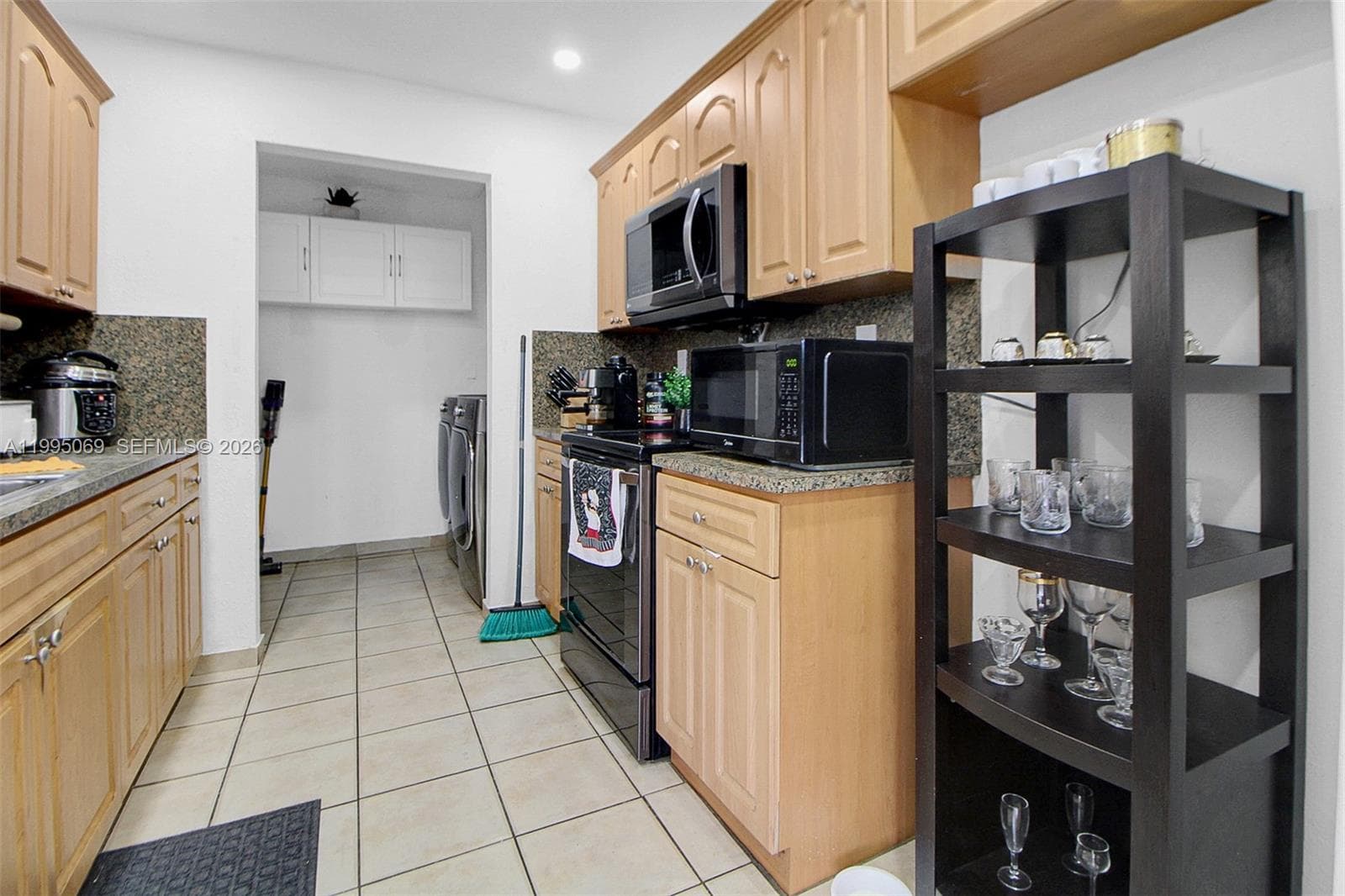 2330 W 6th Ct, Hialeah FL 33010 — 7