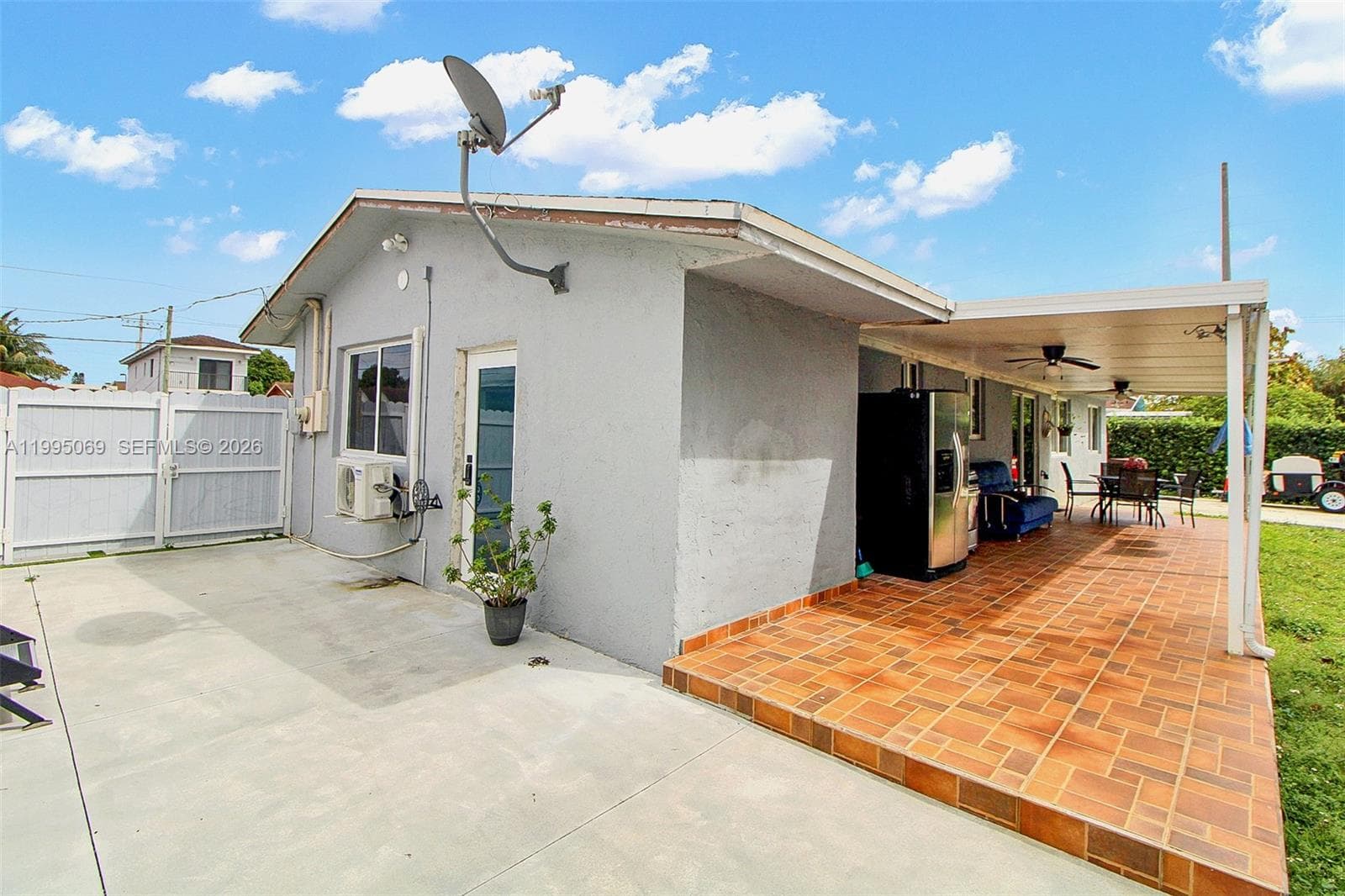 2330 W 6th Ct, Hialeah FL 33010 — 19