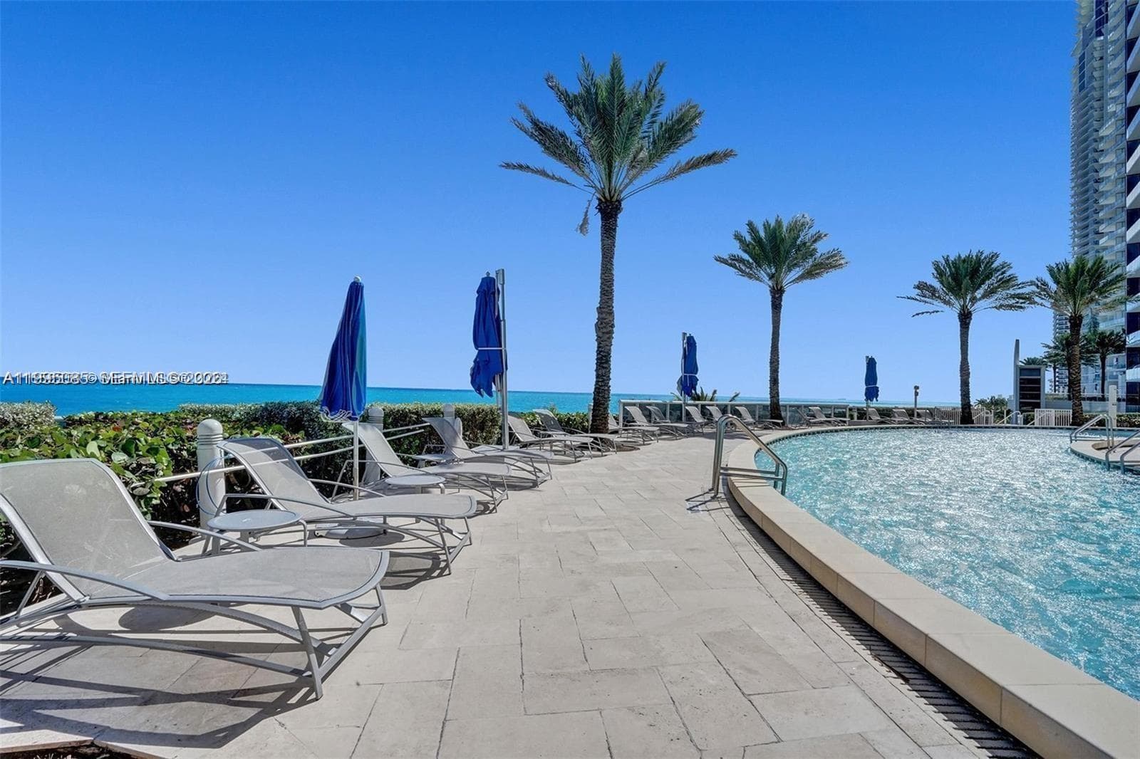 17201 Collins Ave # 2804, Sunny Isles Beach FL 33160 — 33
