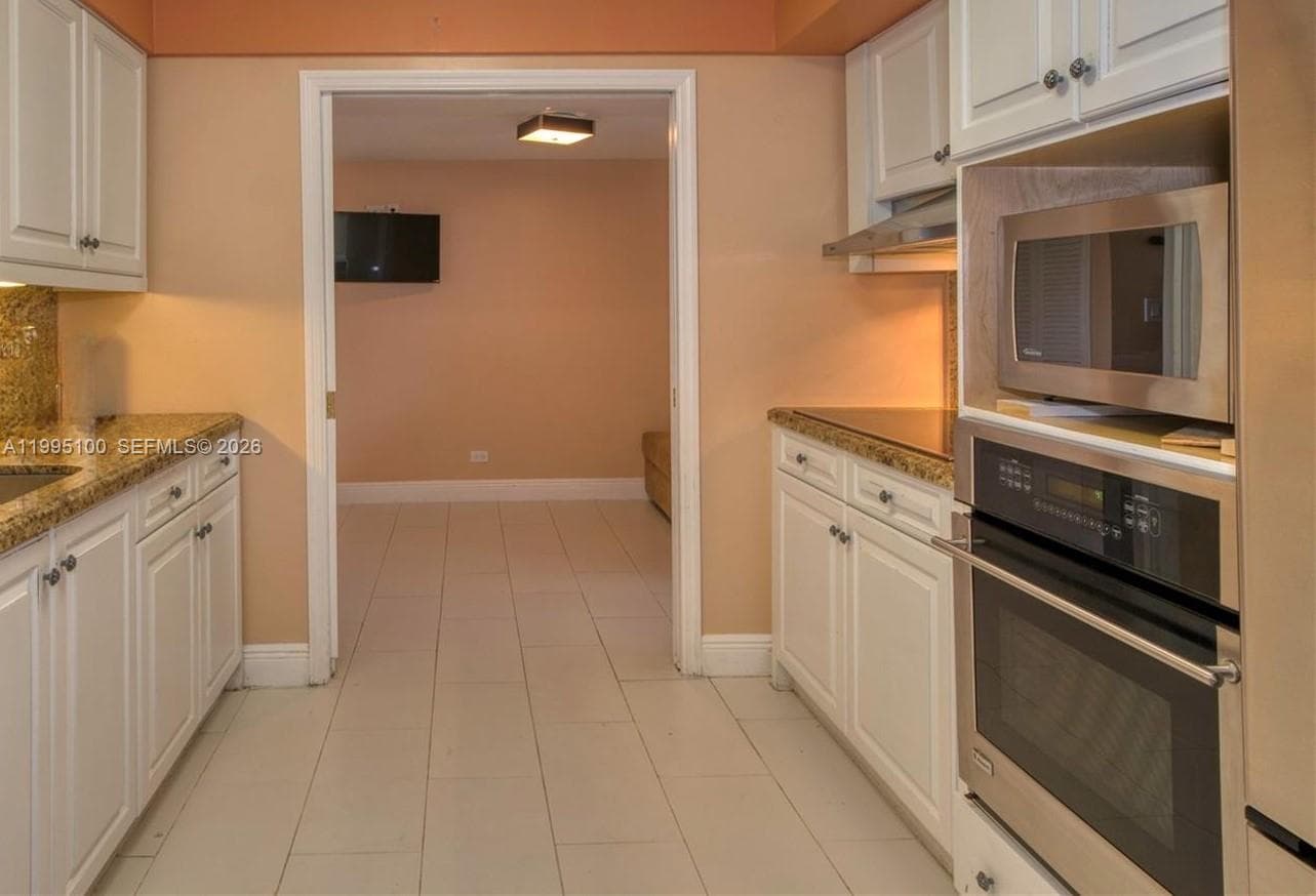 1800 NE 114th St # 401, Miami FL 33181 — 3