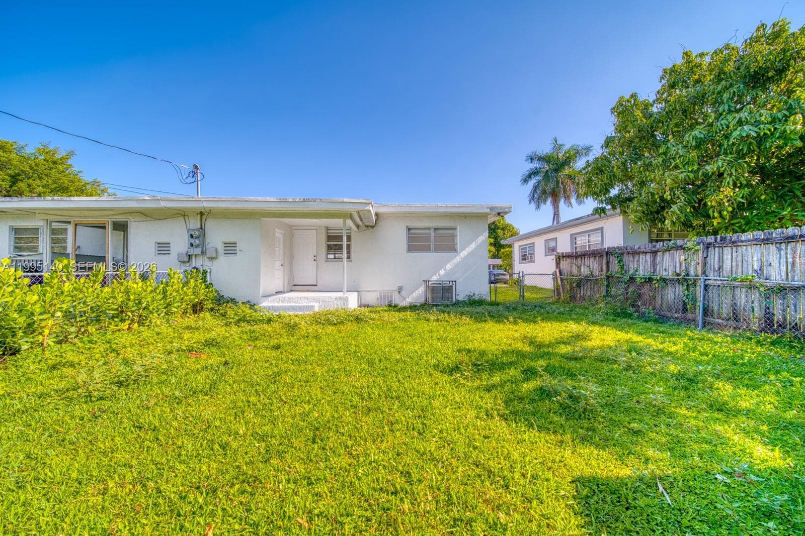 1340 NW 102nd St, Miami FL 33147 — 27