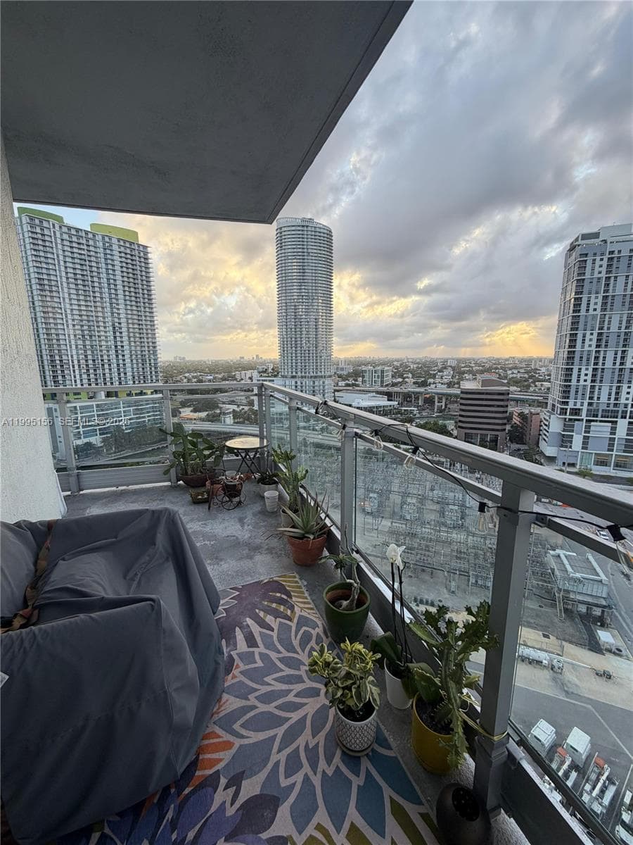 90 SW 3RD STREET # 2112, Miami FL 33130 — 2