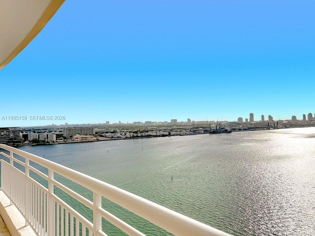 808 Brickell Key Dr # 2002, Miami FL 33131 — 2