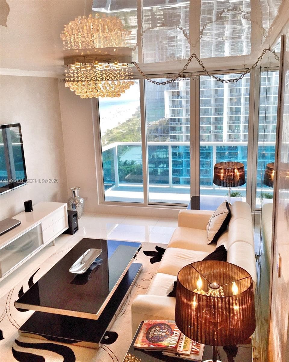 2301 Collins Ave # 1507, Miami Beach FL 33139 — 2
