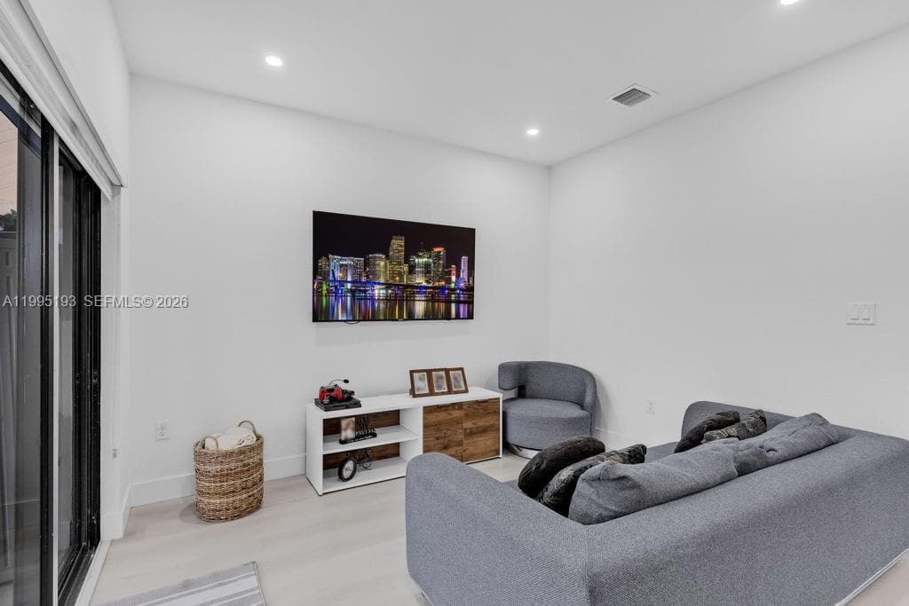 10254 SW 228th Terrace, Miami FL 33190 — 11
