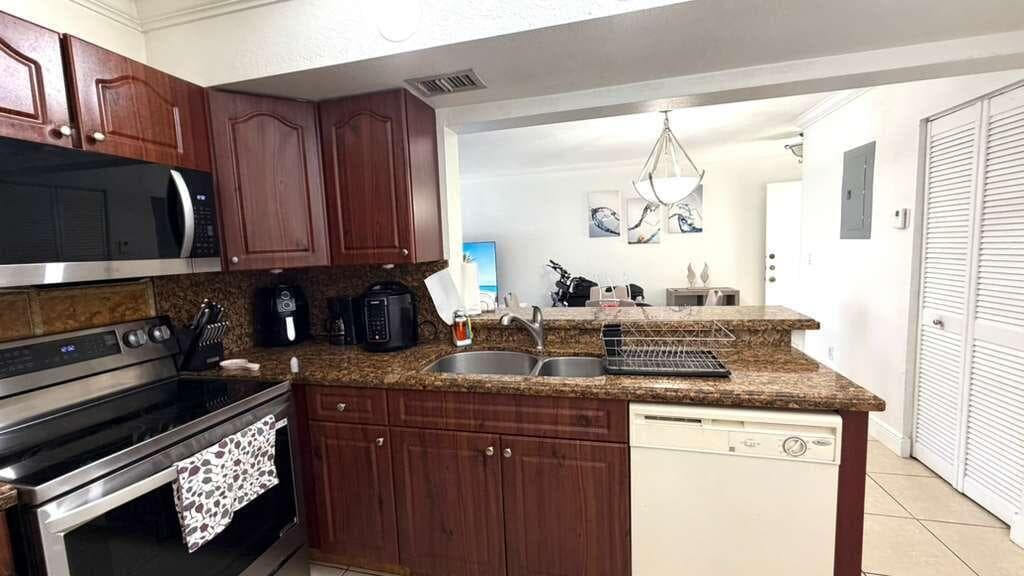 9711 Fontainebleau Boulevard # D105, Miami FL 33172 — 6