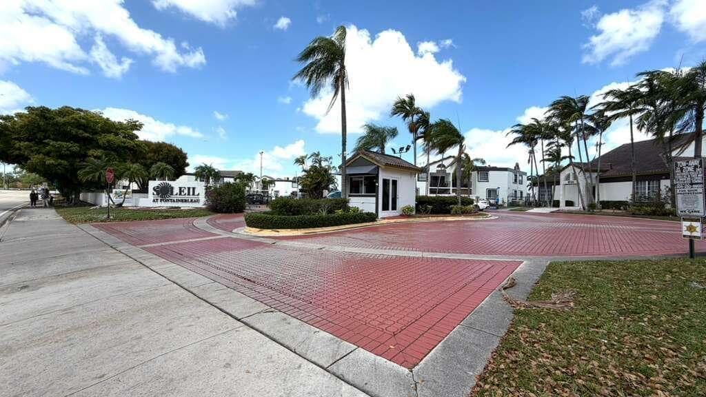 9711 Fontainebleau Boulevard # D105, Miami FL 33172 — 20
