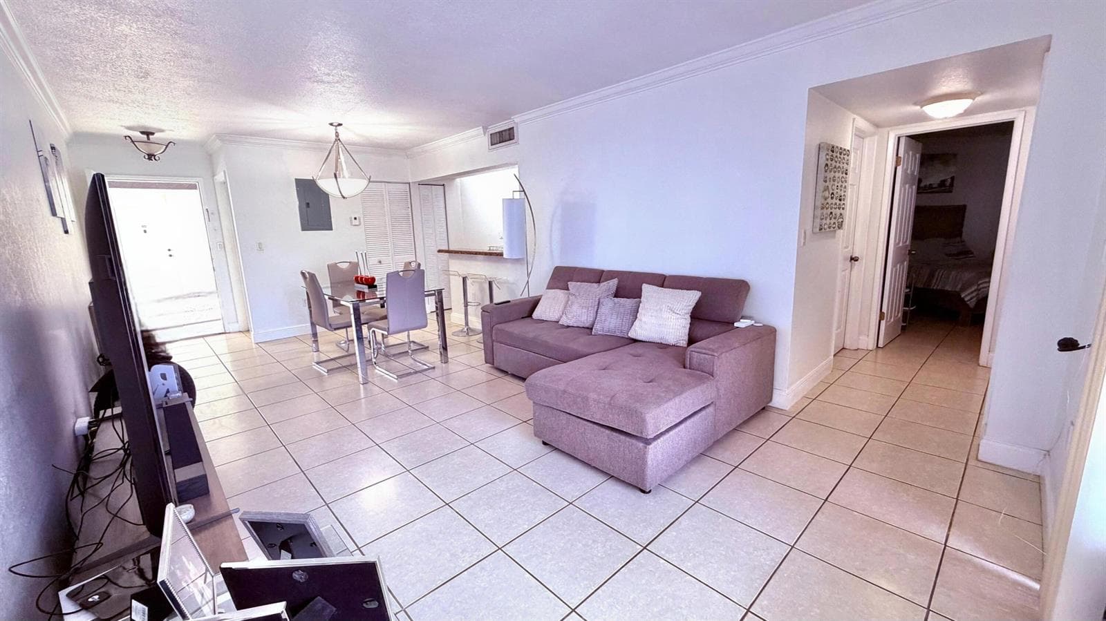 9711 Fontainebleau Boulevard # D105, Miami FL 33172 — 9