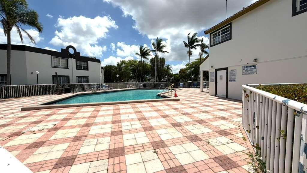 9711 Fontainebleau Boulevard # D105, Miami FL 33172 — 18