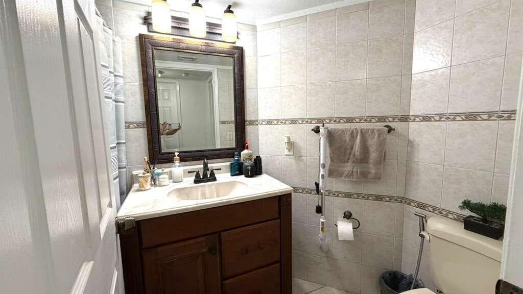 9711 Fontainebleau Boulevard # D105, Miami FL 33172 — 11
