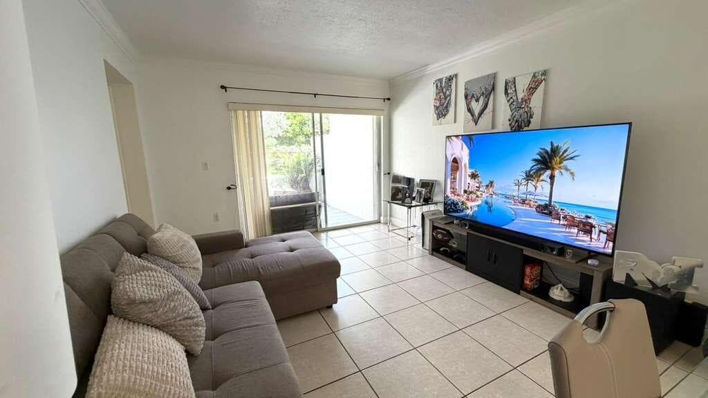 9711 Fontainebleau Boulevard # D105, Miami FL 33172 — 4