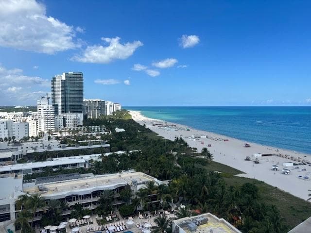 100 Lincoln Rd, Miami Beach FL 33139 — 30