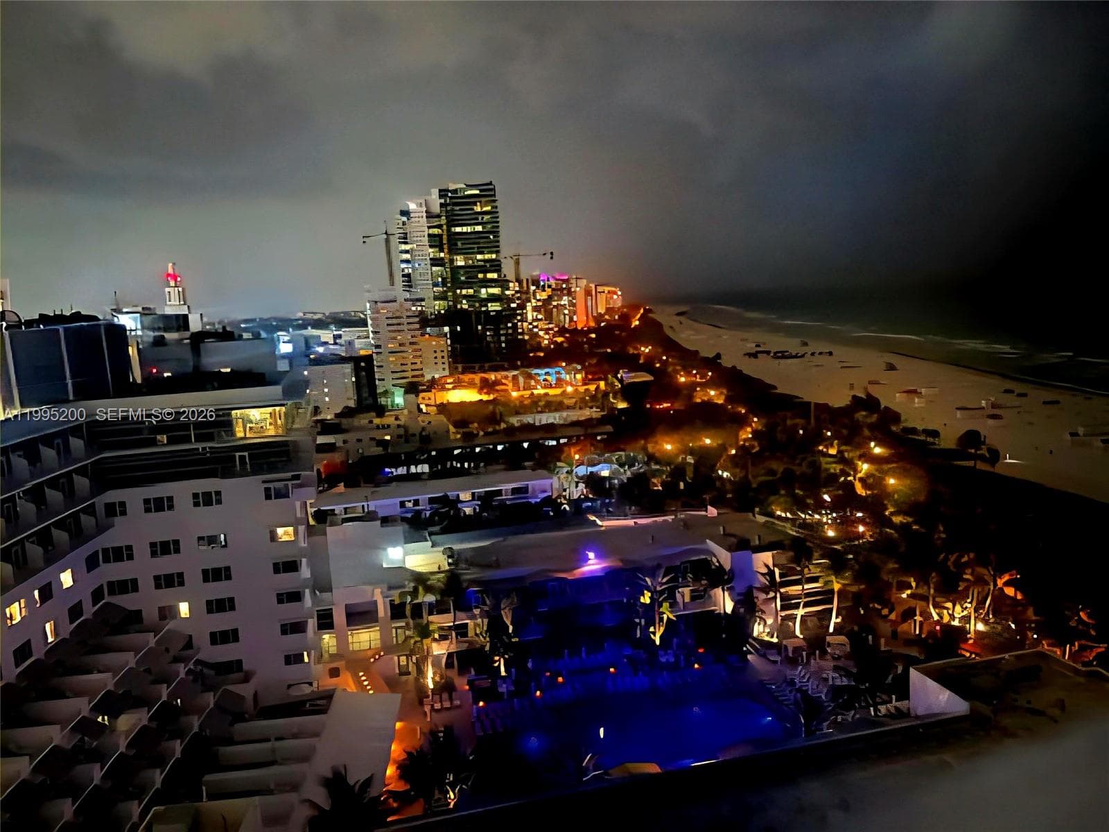 100 Lincoln Rd, Miami Beach FL 33139 — 33
