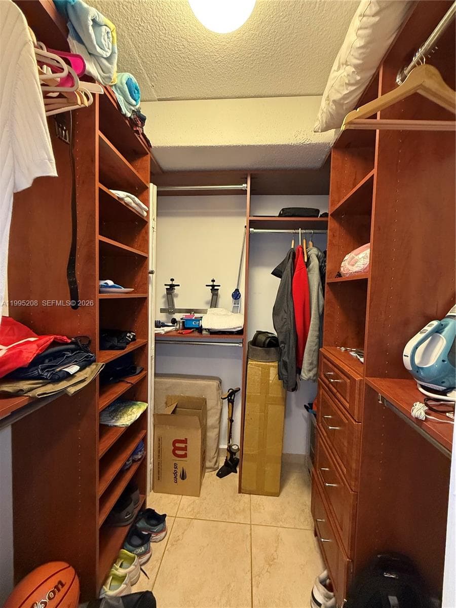 401 Ocean Dr # 324, Miami Beach FL 33139 — 23