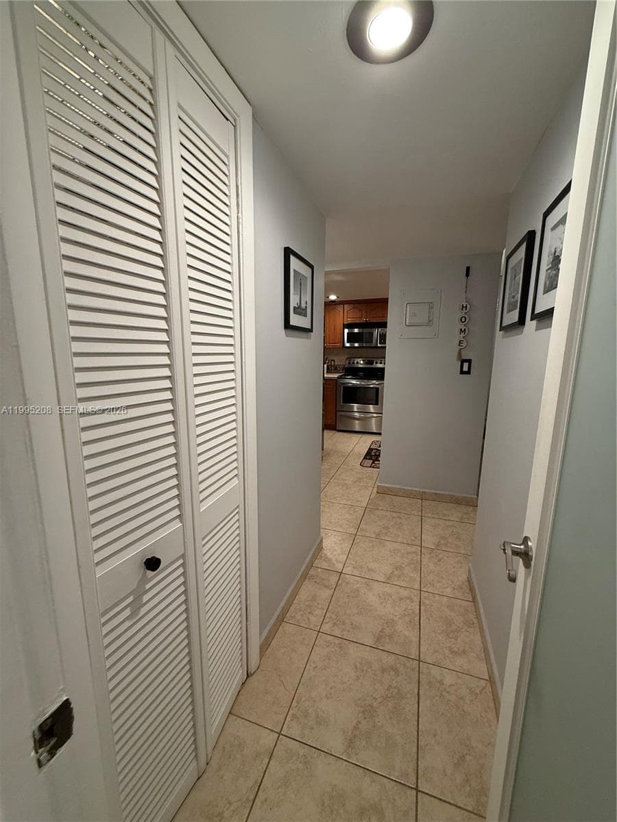 401 Ocean Dr # 324, Miami Beach FL 33139 — 28