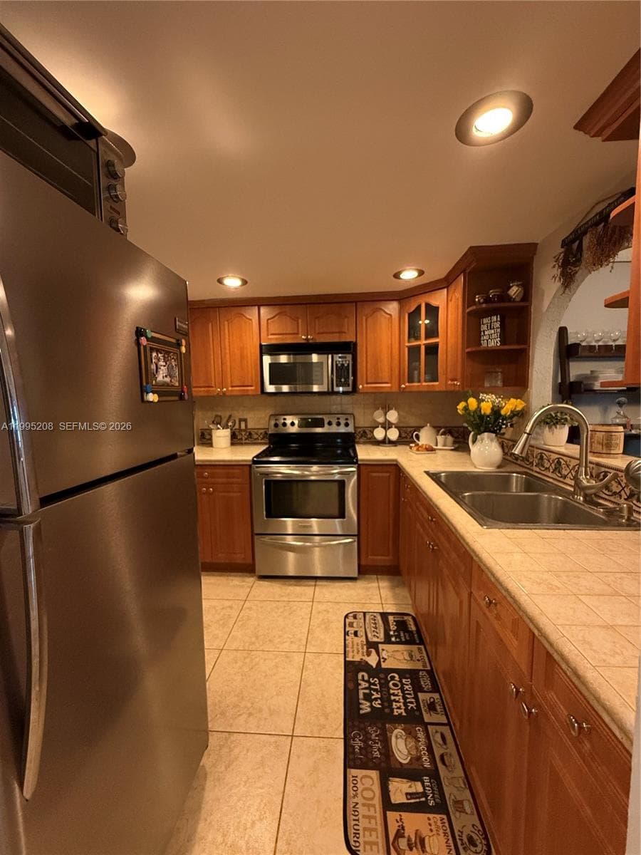 401 Ocean Dr # 324, Miami Beach FL 33139 — 4