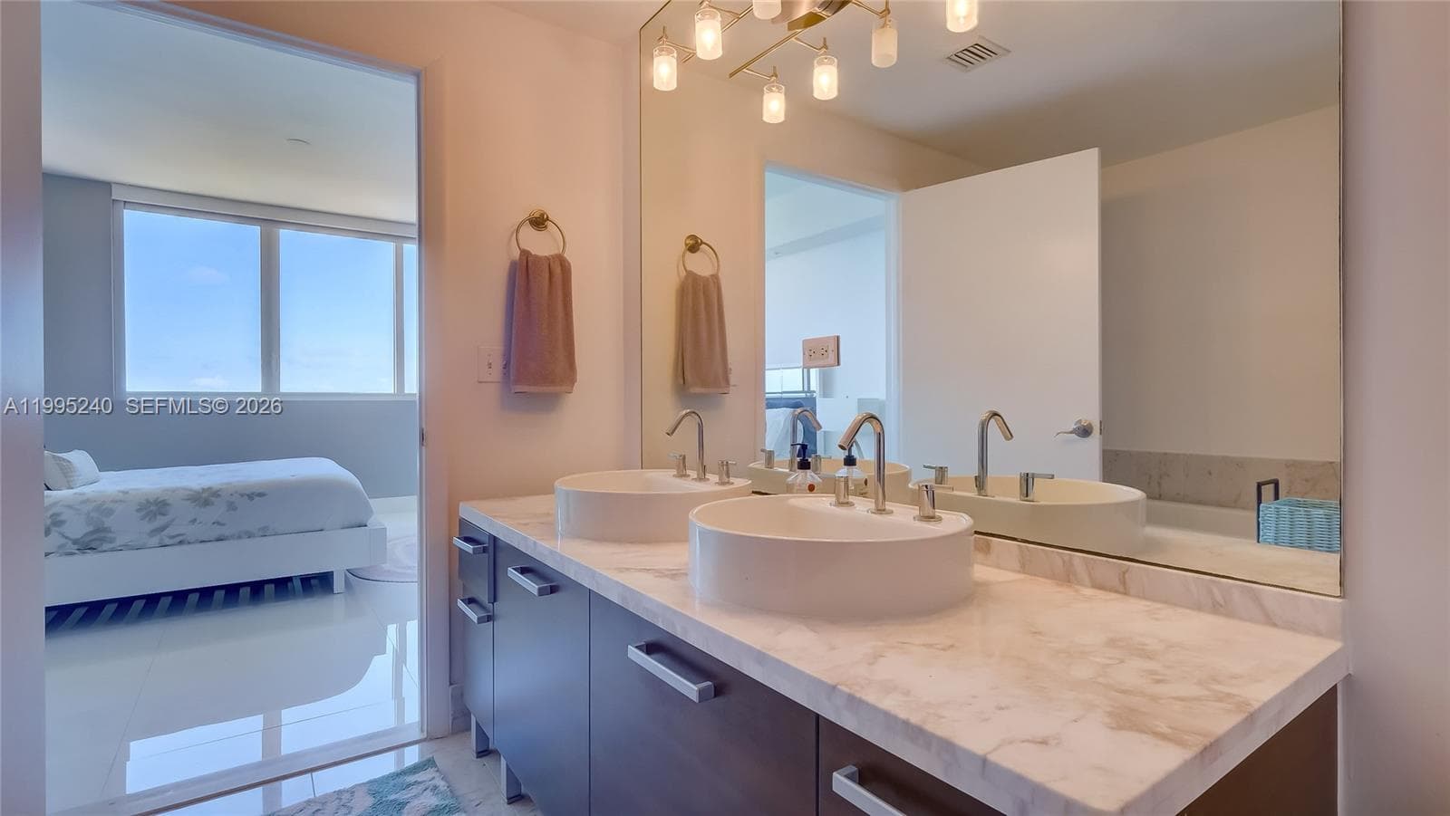 253 NE 2nd St # 3509, Miami FL 33132 — 26