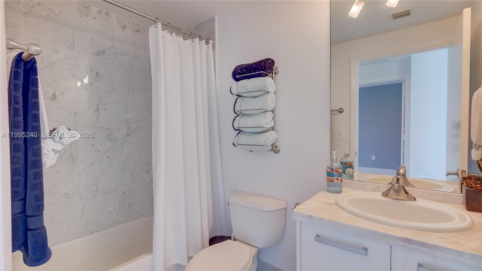 253 NE 2nd St # 3509, Miami FL 33132 — 36