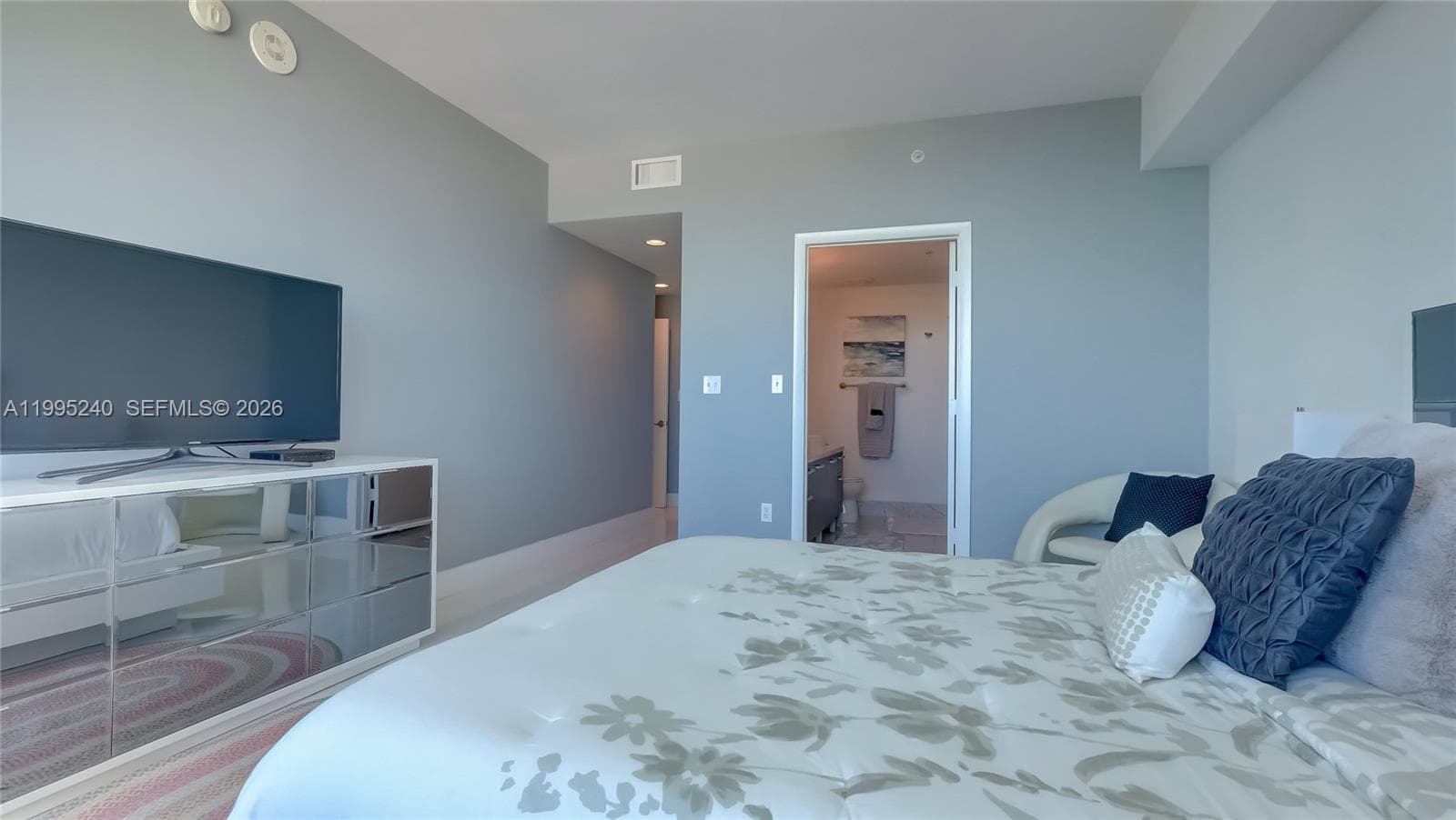 253 NE 2nd St # 3509, Miami FL 33132 — 30