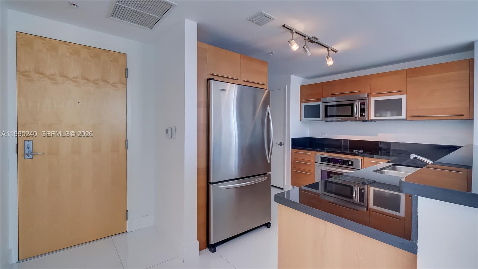 253 NE 2nd St # 3509, Miami FL 33132 — 49