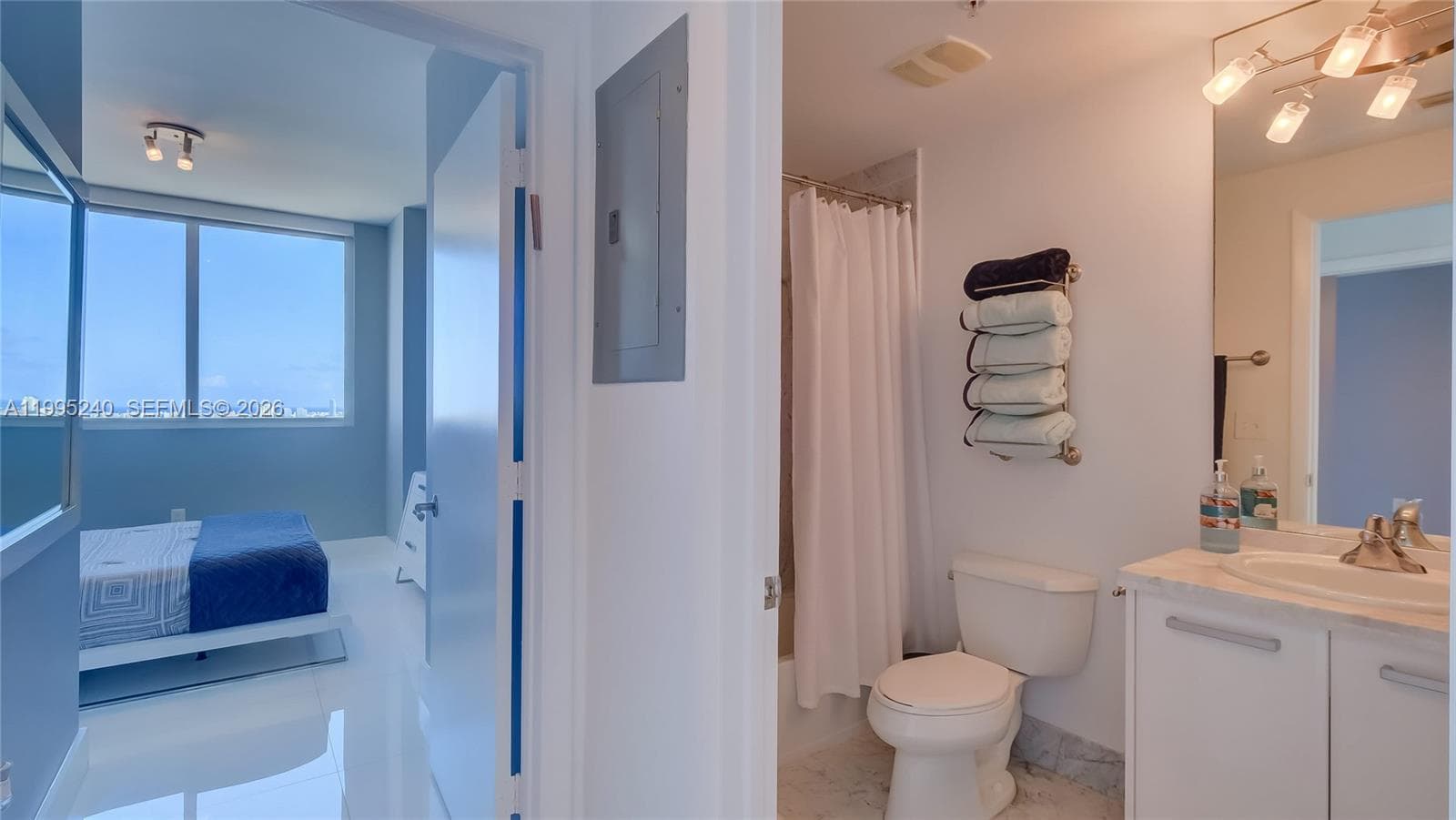 253 NE 2nd St # 3509, Miami FL 33132 — 37