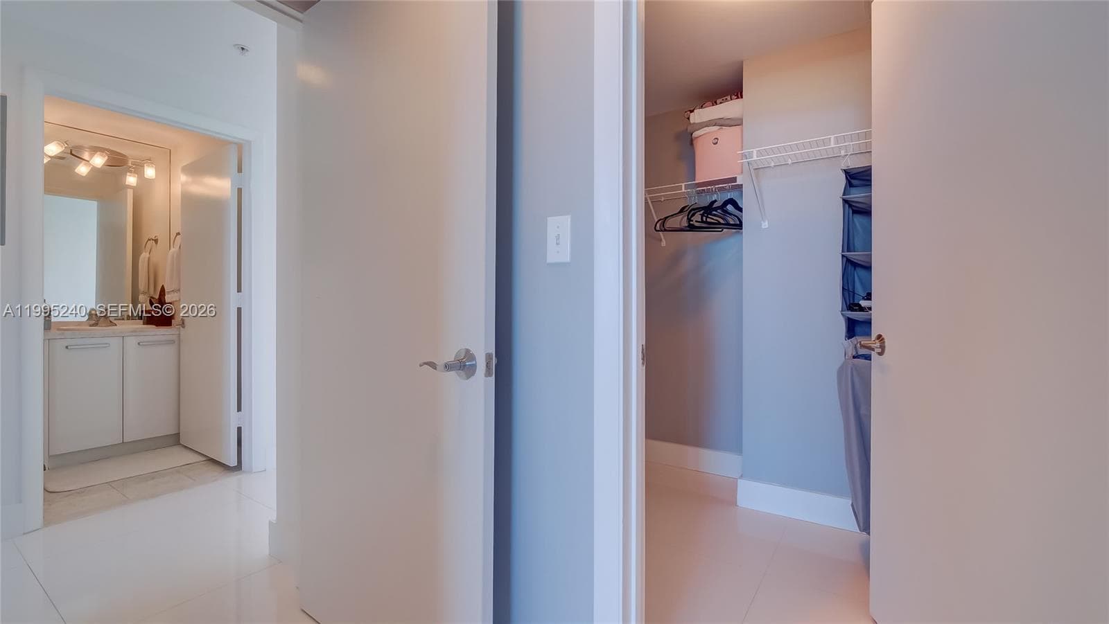 253 NE 2nd St # 3509, Miami FL 33132 — 25