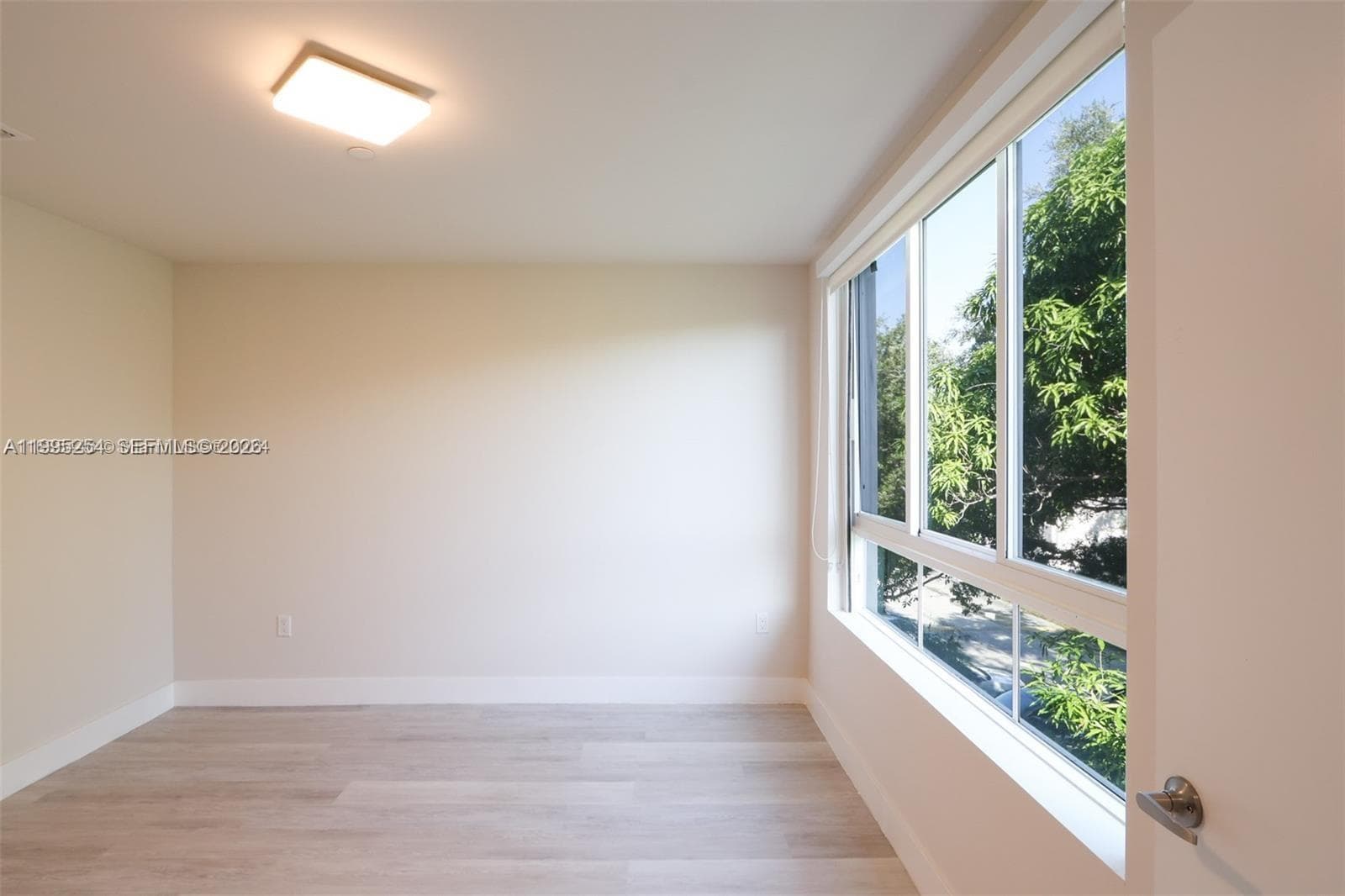 2555 NE 193rd St # 2206, Miami FL 33180 — 15