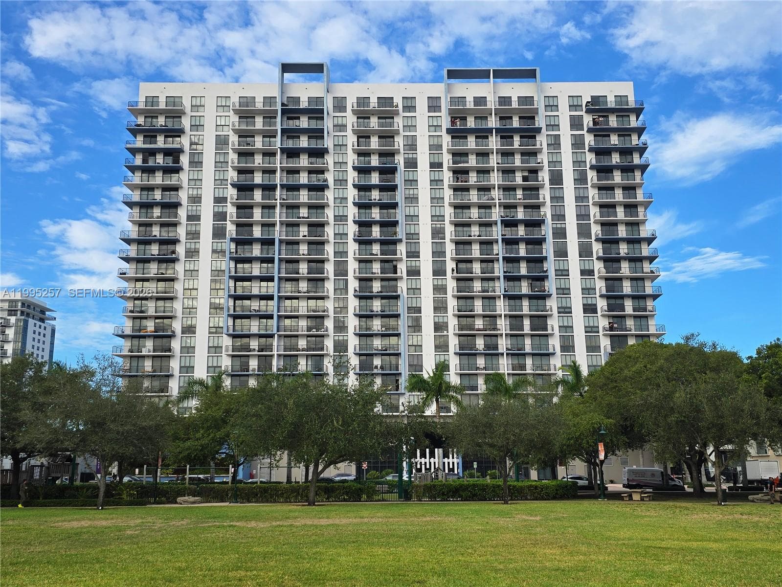 5350 NW 84th Ave # 614, Doral FL 33166 — 25