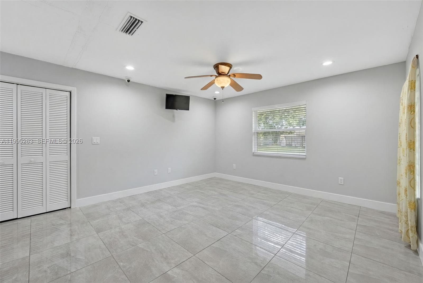 14747 SW 82nd St, Miami FL 33193 — 16