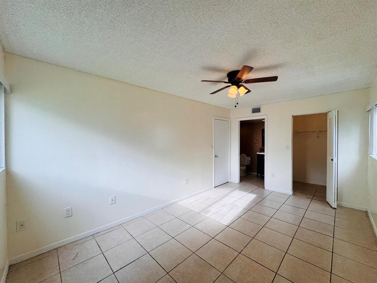 20681 NE 4th Place # 105, Miami FL 33179 — 2