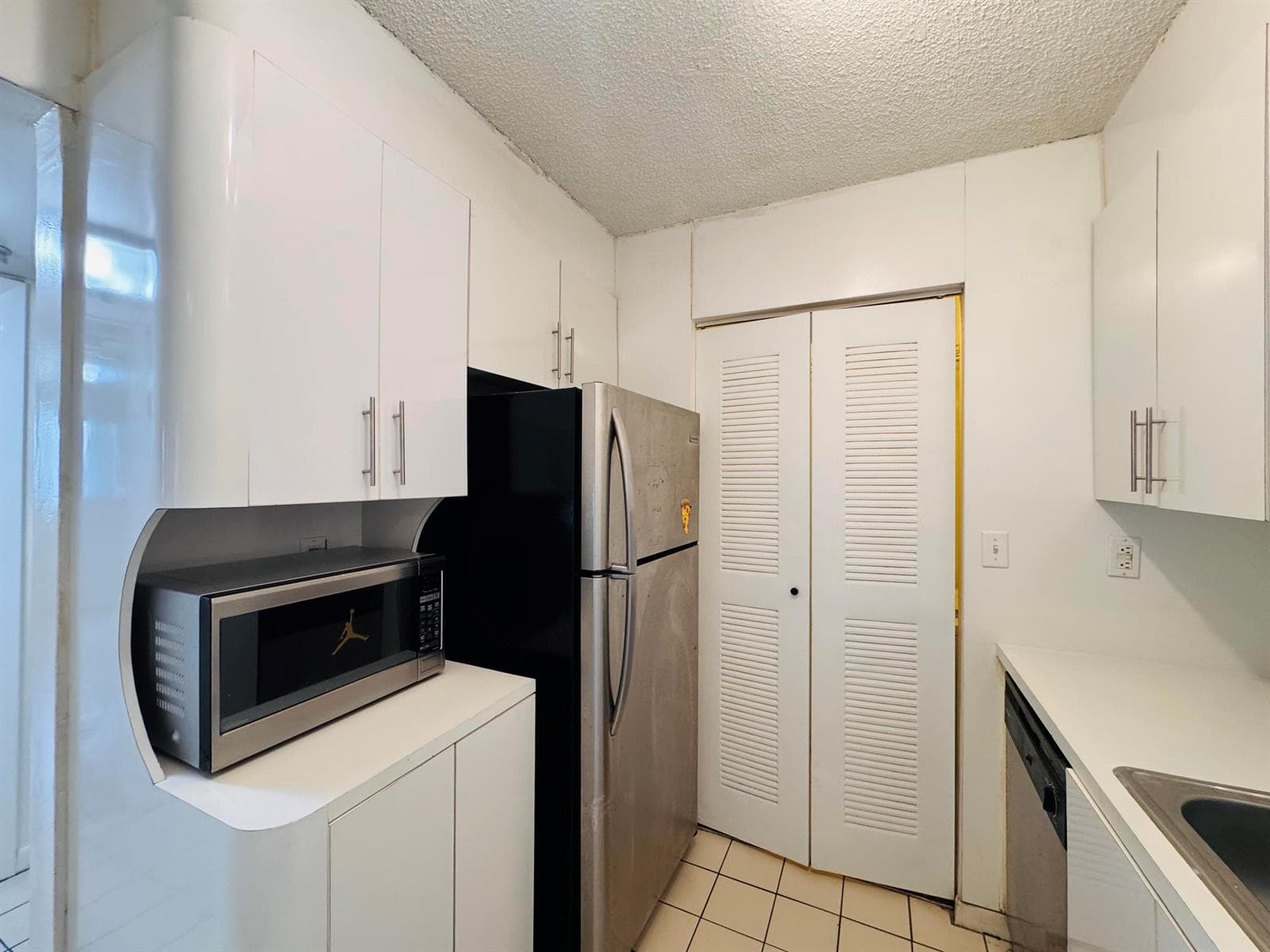 20681 NE 4th Place # 105, Miami FL 33179 — 13