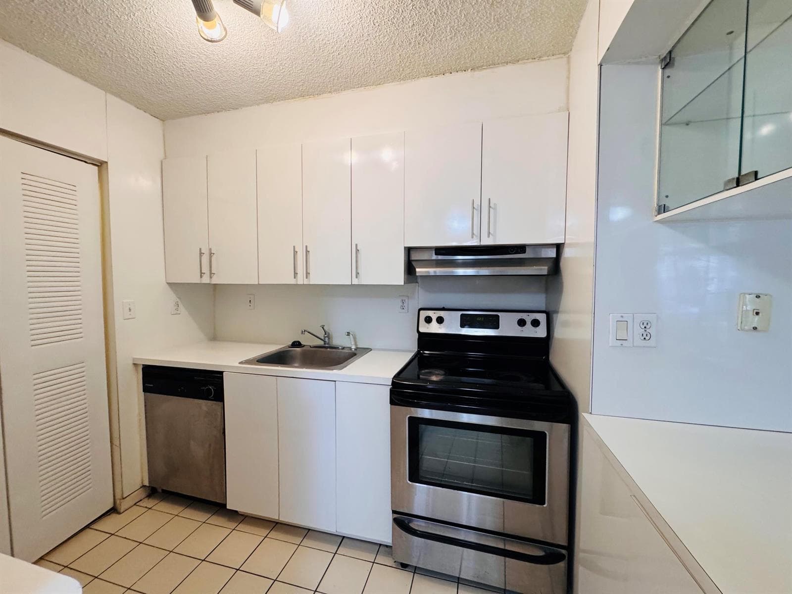 20681 NE 4th Place # 105, Miami FL 33179 — 12