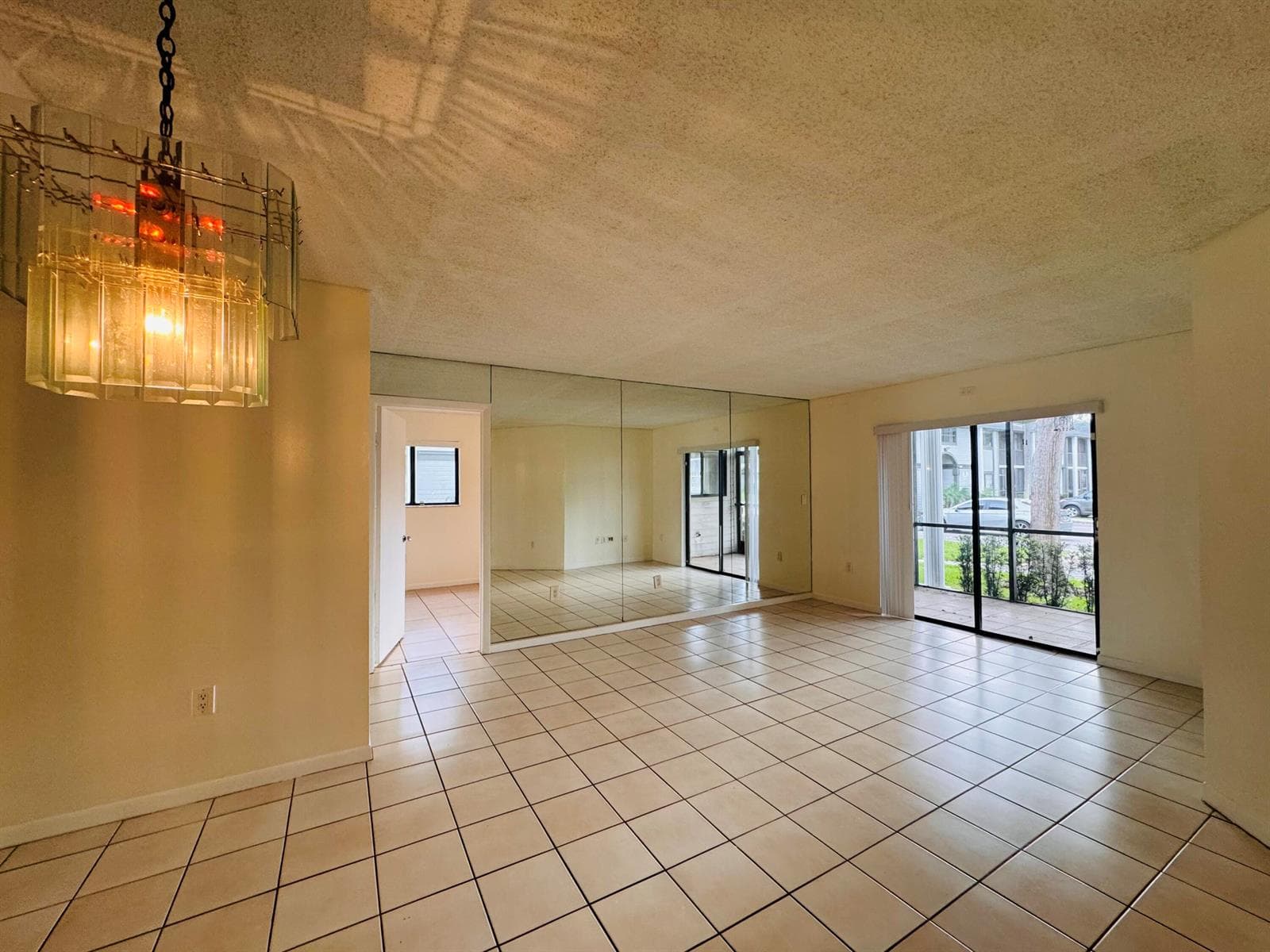 20681 NE 4th Place # 105, Miami FL 33179 — 7