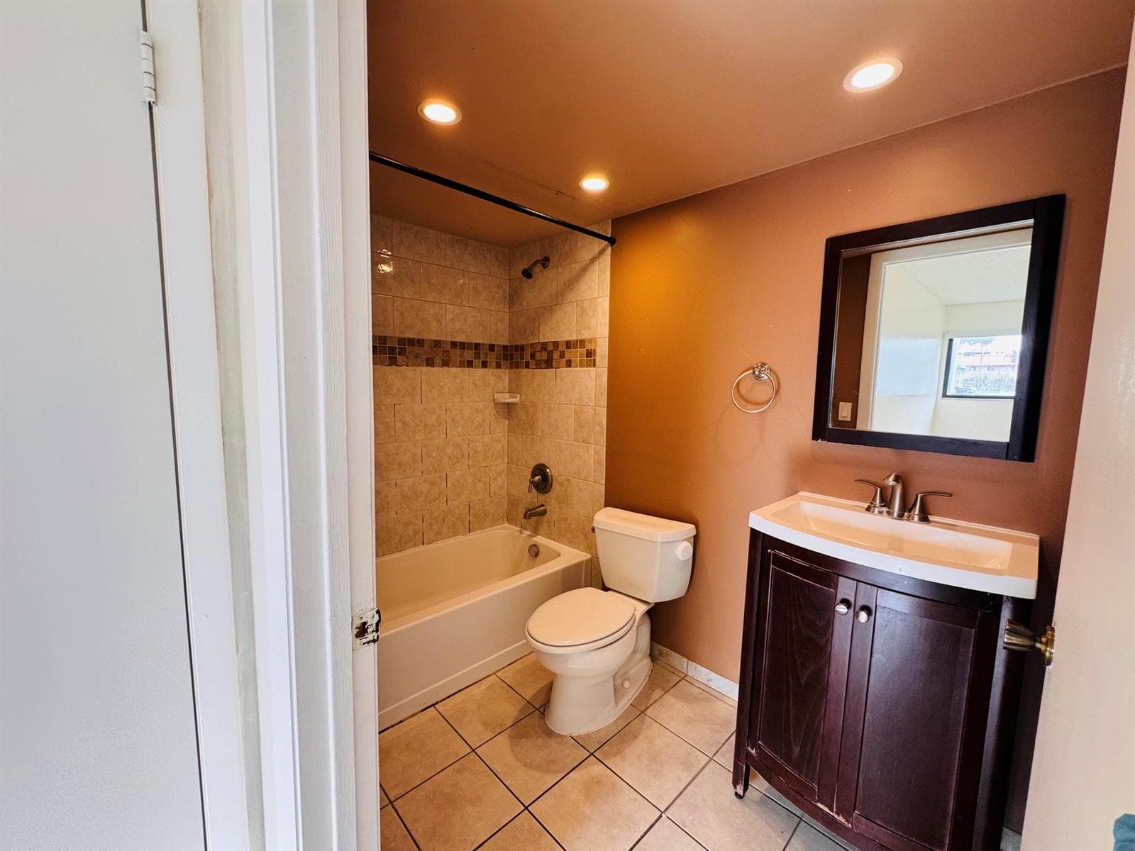 20681 NE 4th Place # 105, Miami FL 33179 — 5