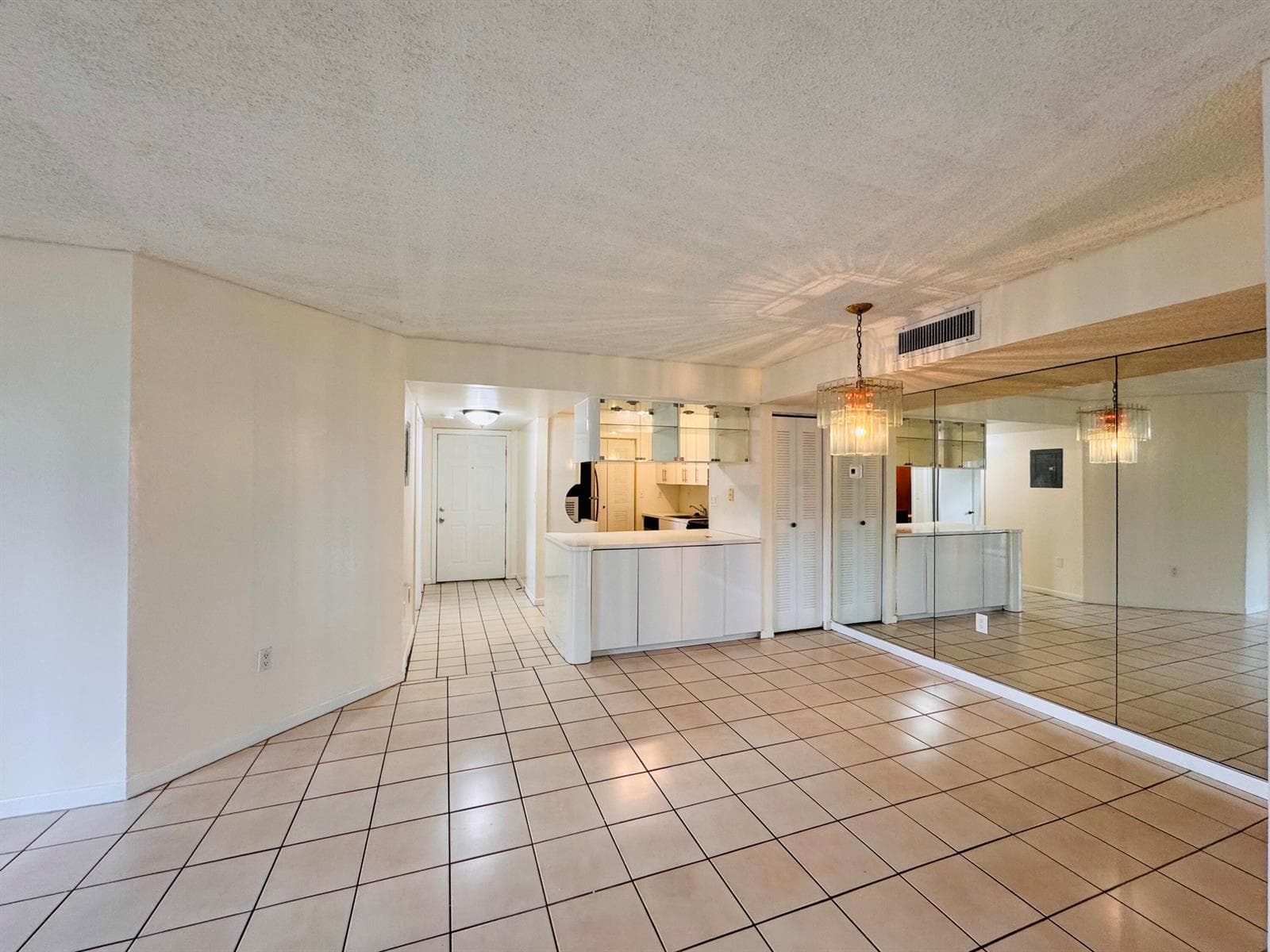 20681 NE 4th Place # 105, Miami FL 33179 — 10