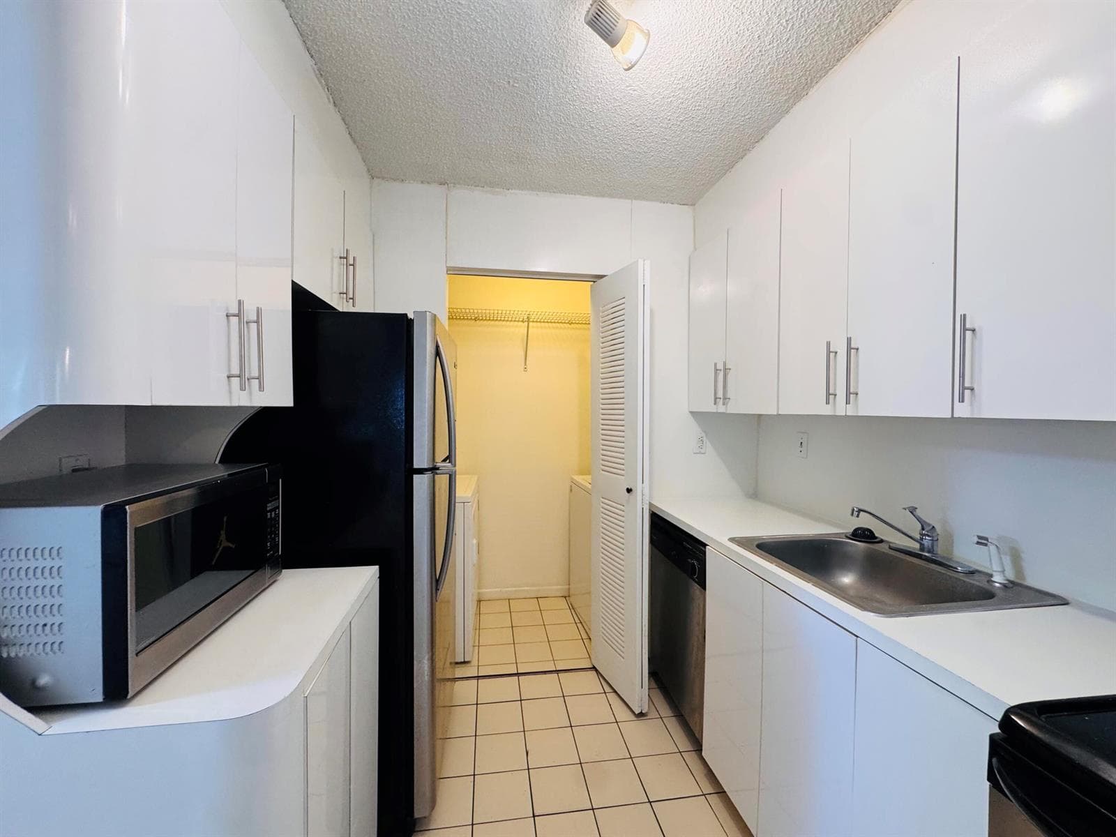 20681 NE 4th Place # 105, Miami FL 33179 — 15